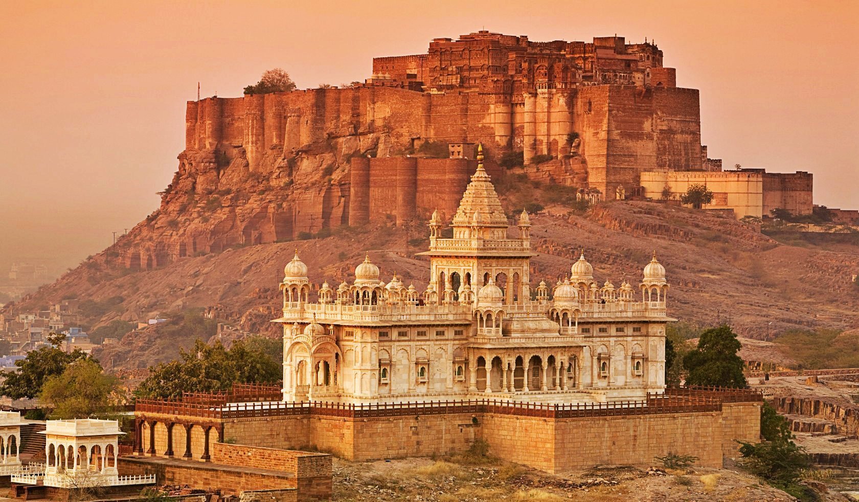 Discover Rajasthan: Exploring the Majestic Palaces and Mighty Forts