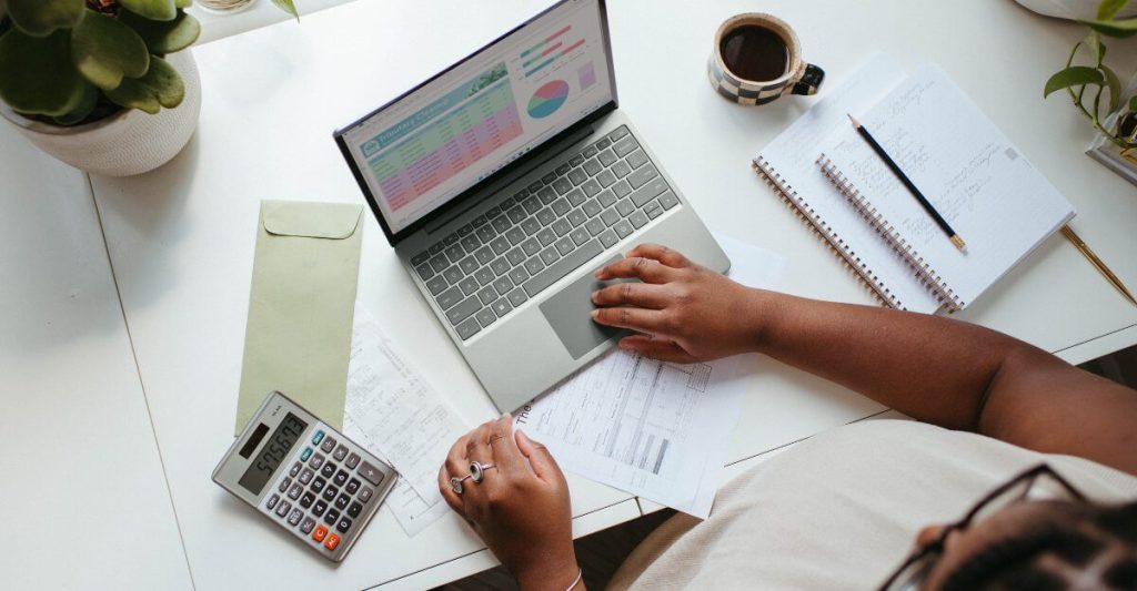 Using an MTD Software Finder to Streamline Quarterly VAT for Freelance Consultants